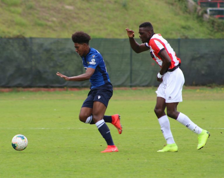 Gustavos levam sorrisos à Escola Mais Plural - FC Famalicão