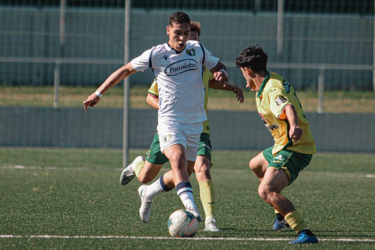 Primeira parte frenética vale repartição de pontos - FC Famalicão