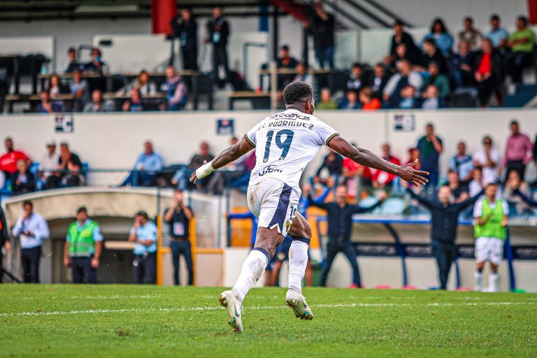 Primeira parte frenética vale repartição de pontos - FC Famalicão